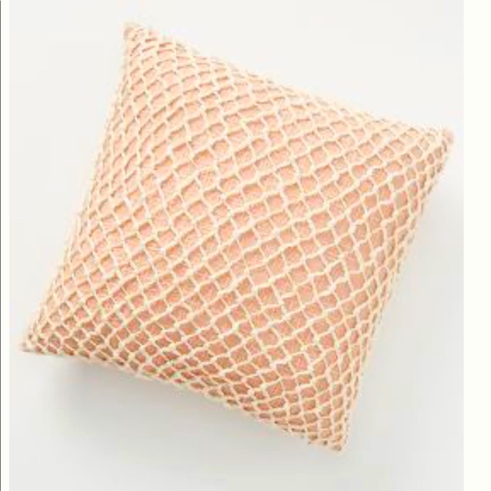 Anthropologie ✨NETTED PILLOW, NWT✨ 20x20